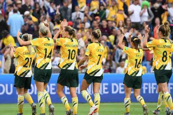 Foot - AUS - Australie : les internationaux acceptent de baisser leur salaire
