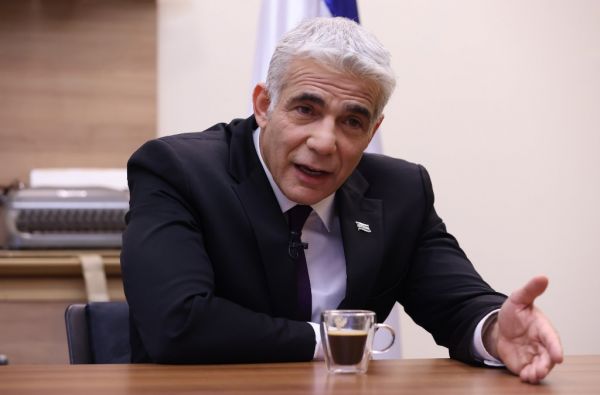 « Netanyahu n’a aucune intention de négocier avec les Palestiniens » – Yair Lapid