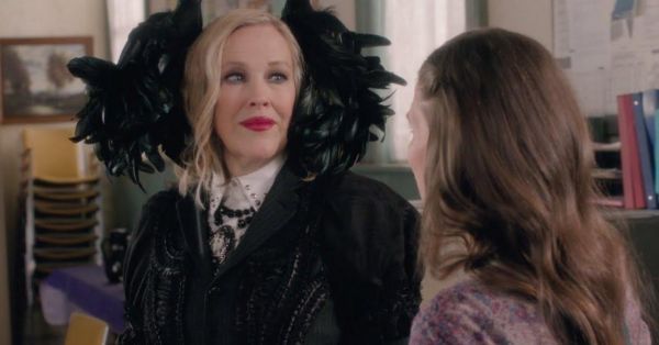 Gros plan sur Schitt's Creek, le carton surprise des Emmy Awards 2020