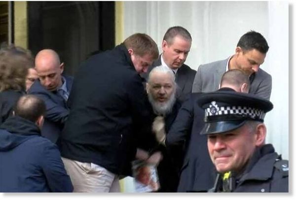 Julian Assange, Prométhée enchaîné