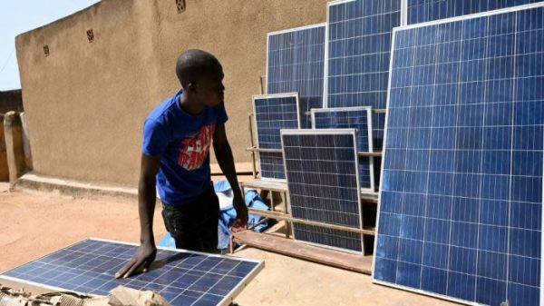 Une première en Afrique de l'Ouest, le Burkina Faso fabrique des panneaux solaires