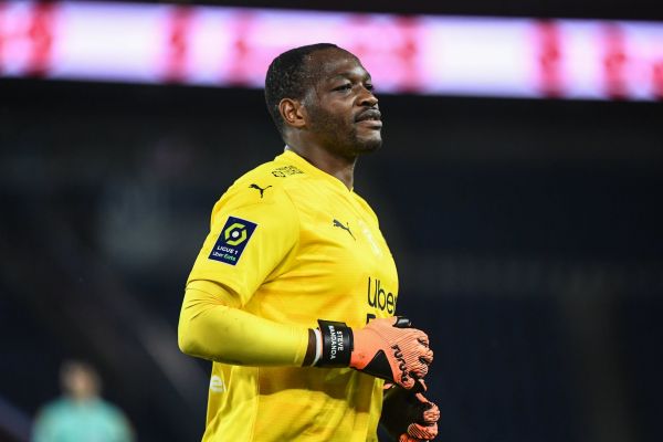OM : Mandanda assure que jouer au Vélodrome n’est pas un fardeau