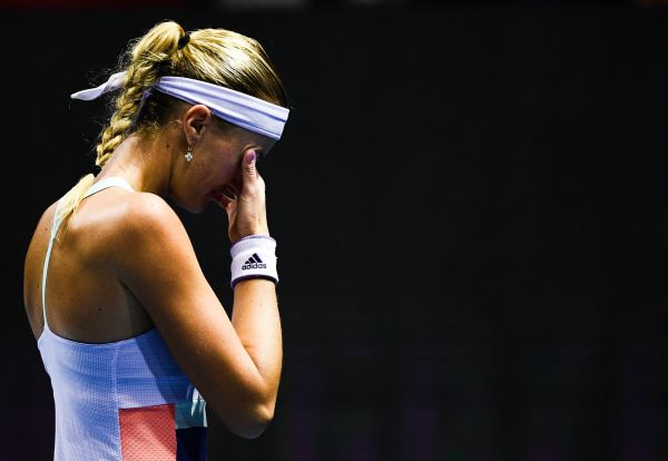 Roland Garros F : Mladenovic se prend les pieds dans le tapis au 1er tour