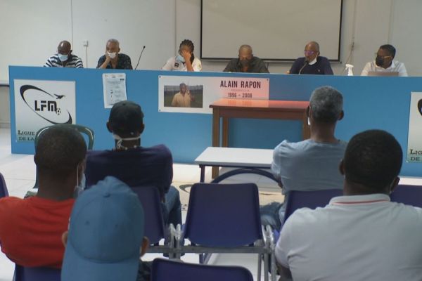 Le cri des hommes en noir de Martinique après une agression d'un arbitre de football à son domicile