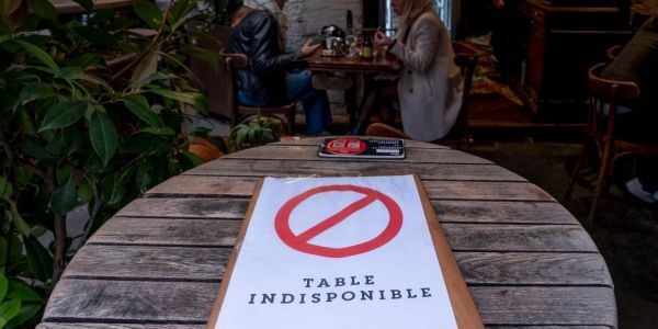Crise sanitaire : suivez en direct la première soirée de couvre-feu