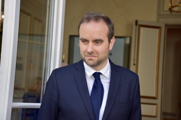 Mission en terrain miné pour Sébastien Lecornu en Nouvelle-Calédonie