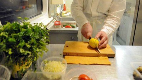Couvre-feu : les restaurateurs demandent la mise en place d'une attestation pour dîner après 21 heures