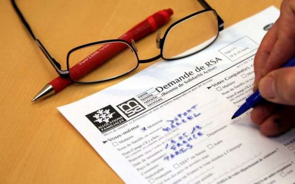 Non, le RSA ne dépasse pas le Smic... même avec la prime exceptionnelle Covid-19