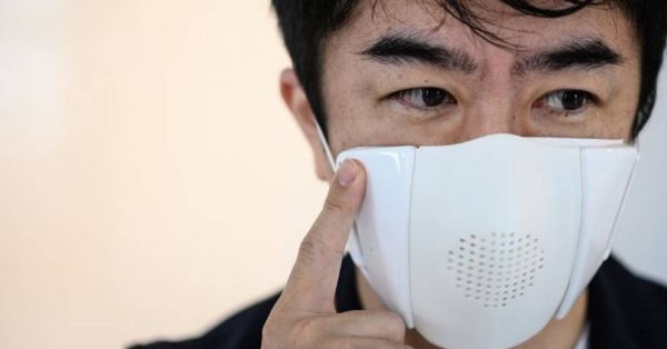 Des masques high-tech capables de traduire, filtrer et surveiller