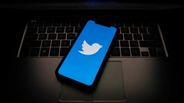 INFO FRANCEINFO. Assassinat de Samuel Paty : le compte Twitter du terroriste avait été signalé six jours avant le meurtre