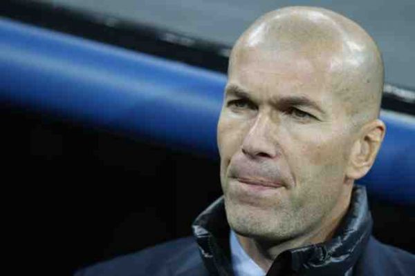 Foot - Real Madrid - Le Real Madrid doit-il se séparer de son entraîneur Zinédine Zidane ?