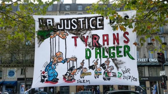 L'indulgence de la France face à la répression de la contestation en Algérie