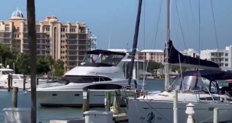 Régis a loué un Yatch