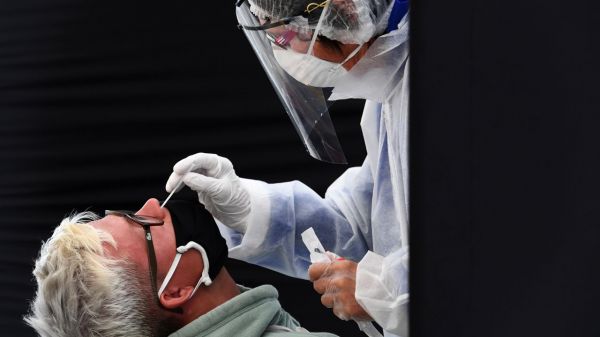 EN DIRECT - Covid-19 : le couvre-feu désormais élargi à 54 départements