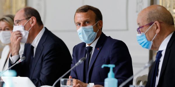 Coronavirus : Emmanuel Macron évoque l'hypothèse d'un reconfinement