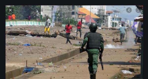 Guinée. Des récits de témoins, des vidéos et images satellites analysées confirment les tirs à balles réelles par les forces de défense et de sécurité sur des manifestants  (Amnesty [...]