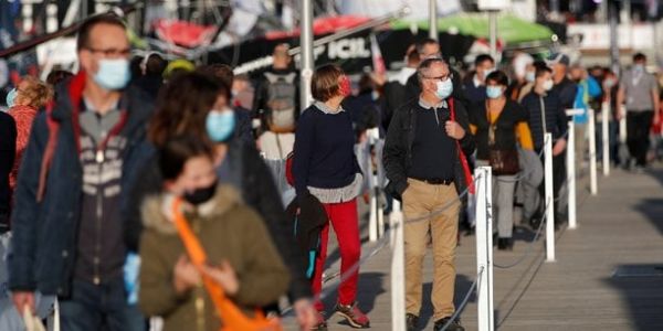 Coronavirus: plus de 52.000 nouvelles contaminations en 24H en France