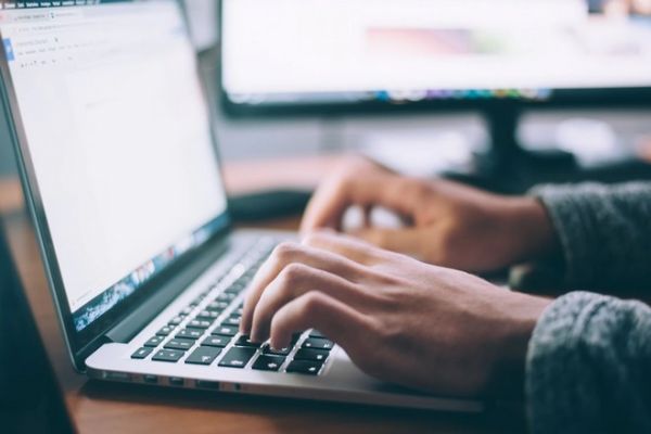 Basculer sur des tableaux de bord en self BI : le défi habituel de la gestion du changement chez Crédit Agricole