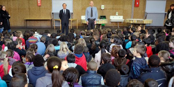 Hommage en classe le 2 novembre : « On attend de l'école qu'elle garantisse une communion totale de la jeunesse avec la nation »