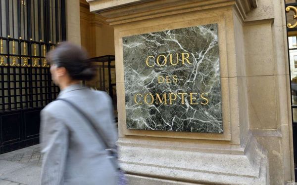 Heures supplémentaires stockées à la police et à l'hôpital : la Cour des Comptes dénonce des "dysfonctionnements"
