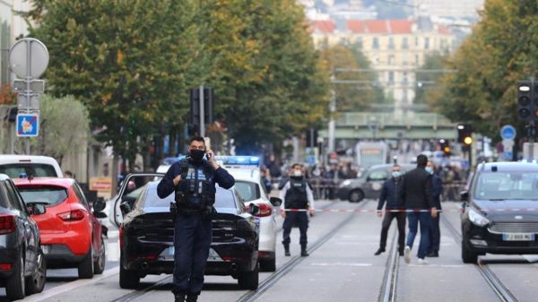 France : au moins 2 morts dans une attaque au couteau à Nice