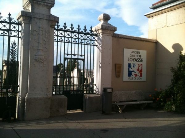 Reconfinement à Lyon : avant la Toussaint, les fleuristes pourront rester ouverts jusqu'à dimanche