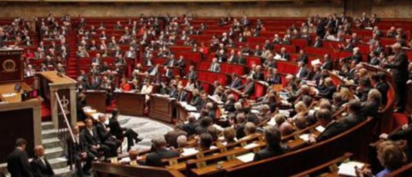 EN DIRECT - Confinement (Acte II) - L'Assemblée nationale apporte un large soutien, par 399 voix contre 27, au gouvernement et au reconfinement décidé par l'exécutif