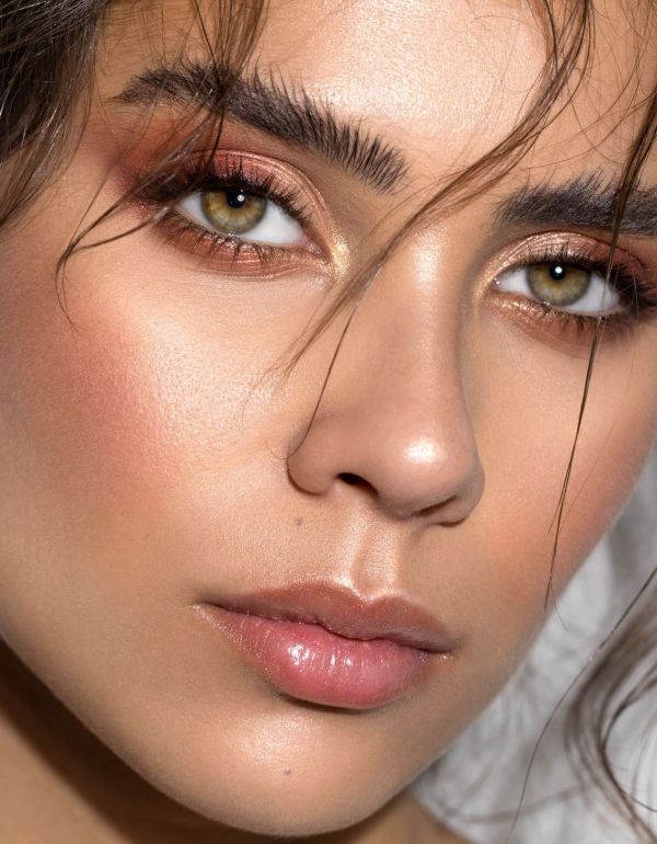 4 astuces pour rendre son épilation des sourcils moins douloureuse