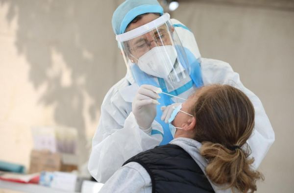 Covid-19 : un million de Français atteints, comment est-ce possible ?