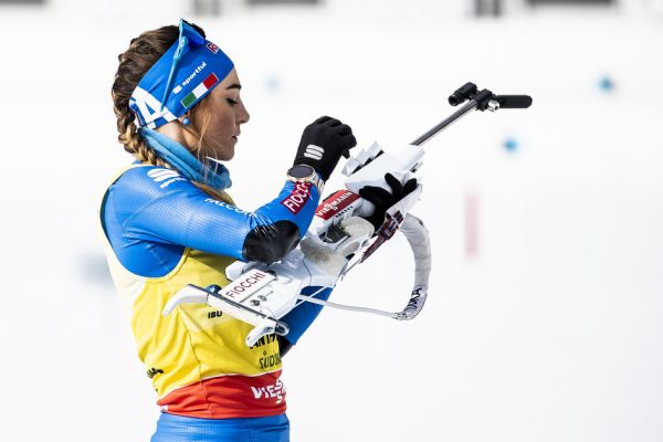 Dorothea Wierer présente sa nouvelle carabine
