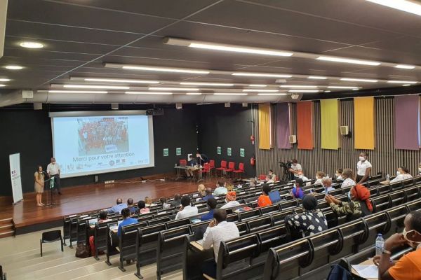 Les premières rencontres scientifiques sur le volcan pour informer la population
