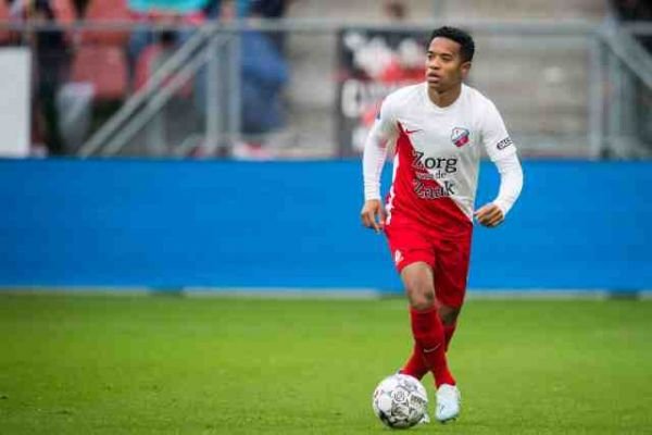 Foot - HOL - Utrecht - Urby Emanuelson prolonge à Utrecht avec une reconversion à la clé
