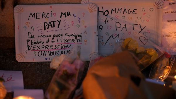 L'hommage à Samuel Paty "sacrifié" selon des professeurs en colère