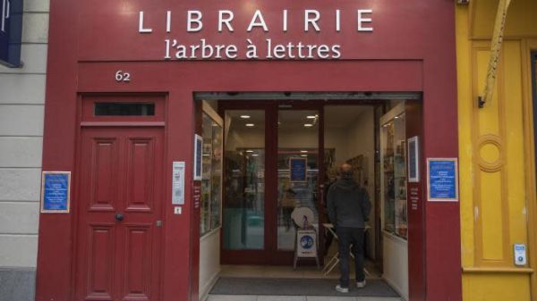 Confinement : entre désarroi et résistance, les libraires dénoncent "l'injustice" de leur fermeture forcée