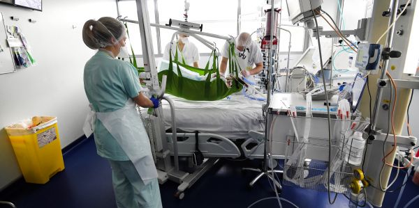 Coronavirus : près de 3.400 patients en réanimation et plus de 22.100 hospitalisés