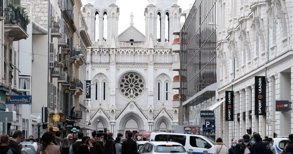 Attaque à Nice: un homme en garde à vue pour la diffusion de la photo d'une victimes