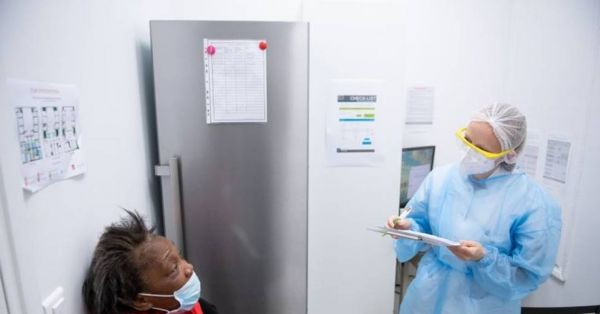 Covid: les tests rapides font déjà leurs preuves en pharmacie
