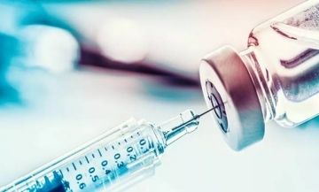 Un vaccin pour sortir de la crise du Covid-19? Une fausse bonne idée selon Laurent Toubiana