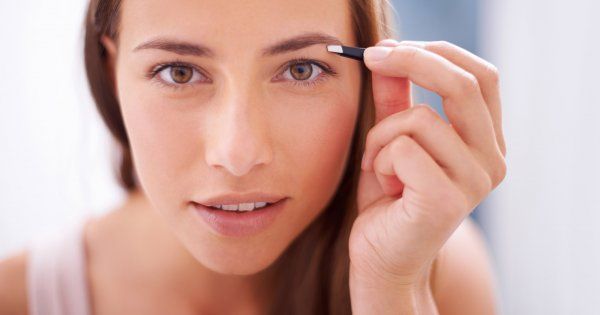 Pince à épiler : laquelle choisir pour une épilation au poil ?