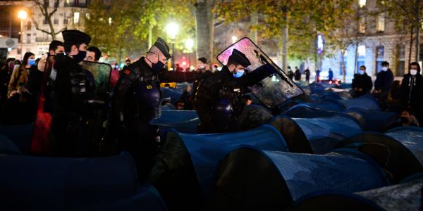 Évacuation d'un campement de migrants à Paris : Darmanin évoque des images "choquantes"