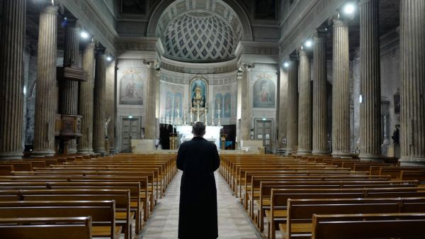 Lieux de culte : l'Élysée recule sur la limite de 30 personnes