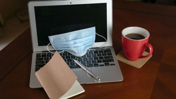 Télétravail : votre employeur doit-il vous verser une "indemnité compensatoire" pour en couvrir les frais ?
