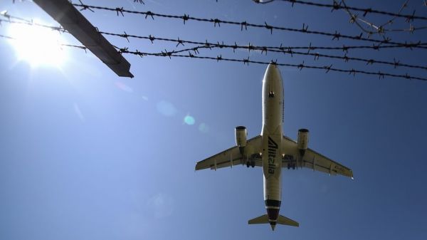 EN DIRECT - Covid-19 : l'Italie annonce les premiers vols "Covid-free" entre Europe et États-Unis