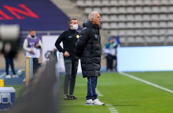 Ligue 2 : « Ne pas tout remettre en question mais réagir », prévient René Girard
