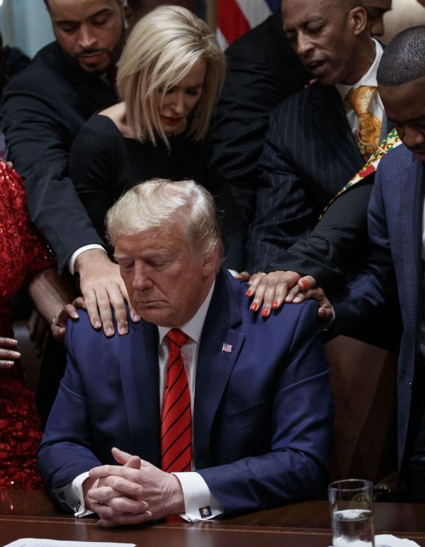 « Bien sûr que je le ferai » : Trump évoque la possibilité de quitter la Maison-Blanche