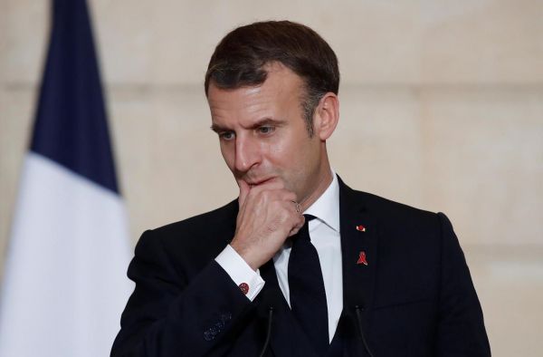 Vendée Globe  : «Chapeau !» et «merde pour la suite», lance Macron à Le Cam et Escoffier