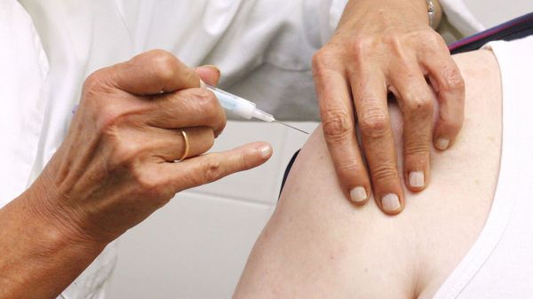 Comparer la course au vaccin contre le Sida et celle contre le Covid-19 est trompeur
