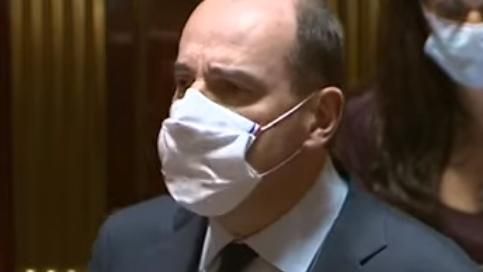 Retard dans la vaccination : interpellé, Jean Castex appelle le Sénat à "calmer le jeu"