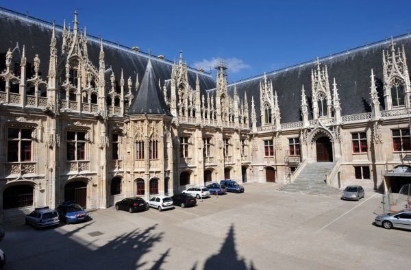 Rouen : six ans de prison ferme pour une agression homophobe