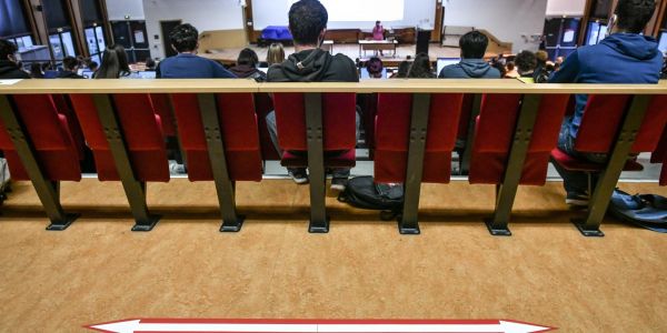 Universités : dirigeants et étudiants déçus par l'absence de calendrier pour une réouverture
